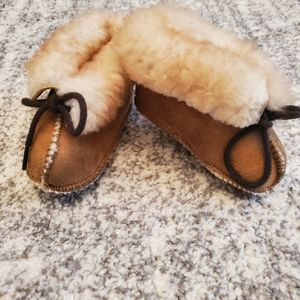 Minnetonka Shearkling Lined Suede Baby Shoes
